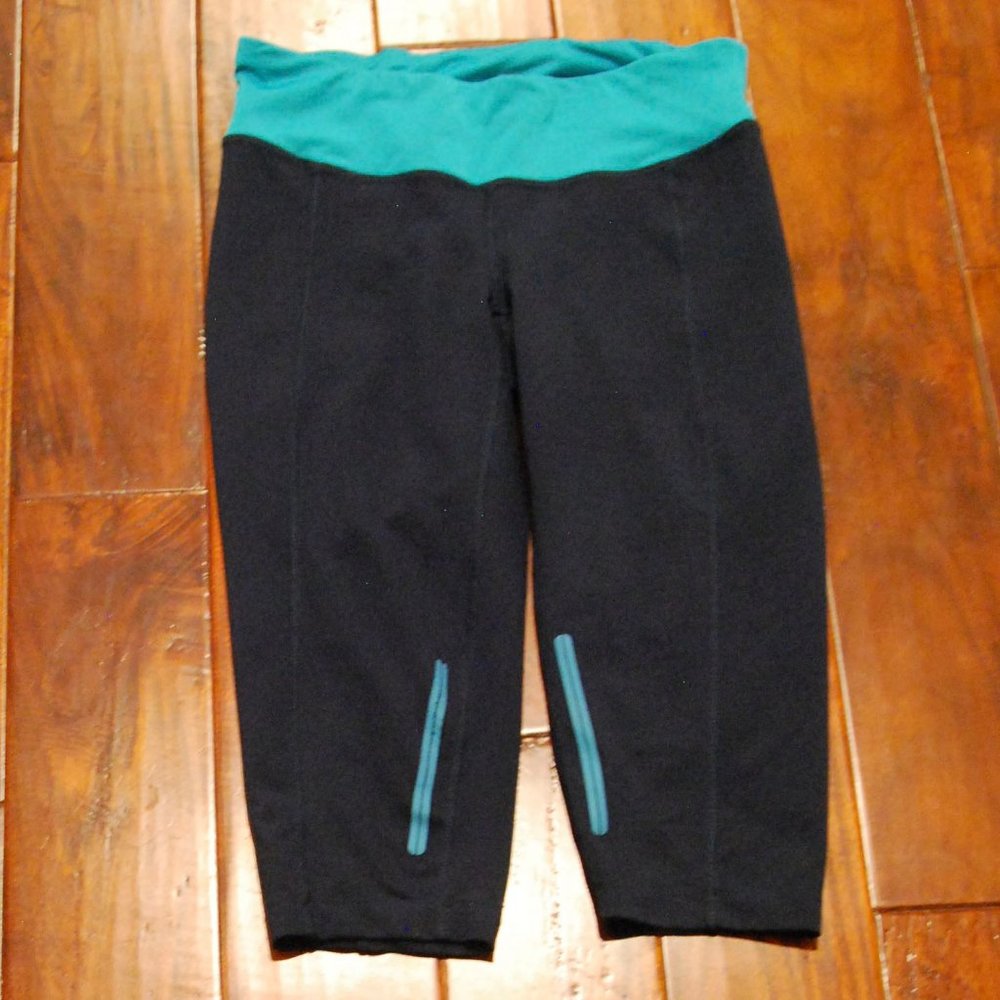 Jockey Cropped Yoga Pants